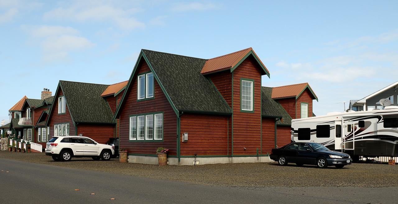 Collins Inn & Seaside Cottages (Adults Only) Ocean Shores Esterno foto