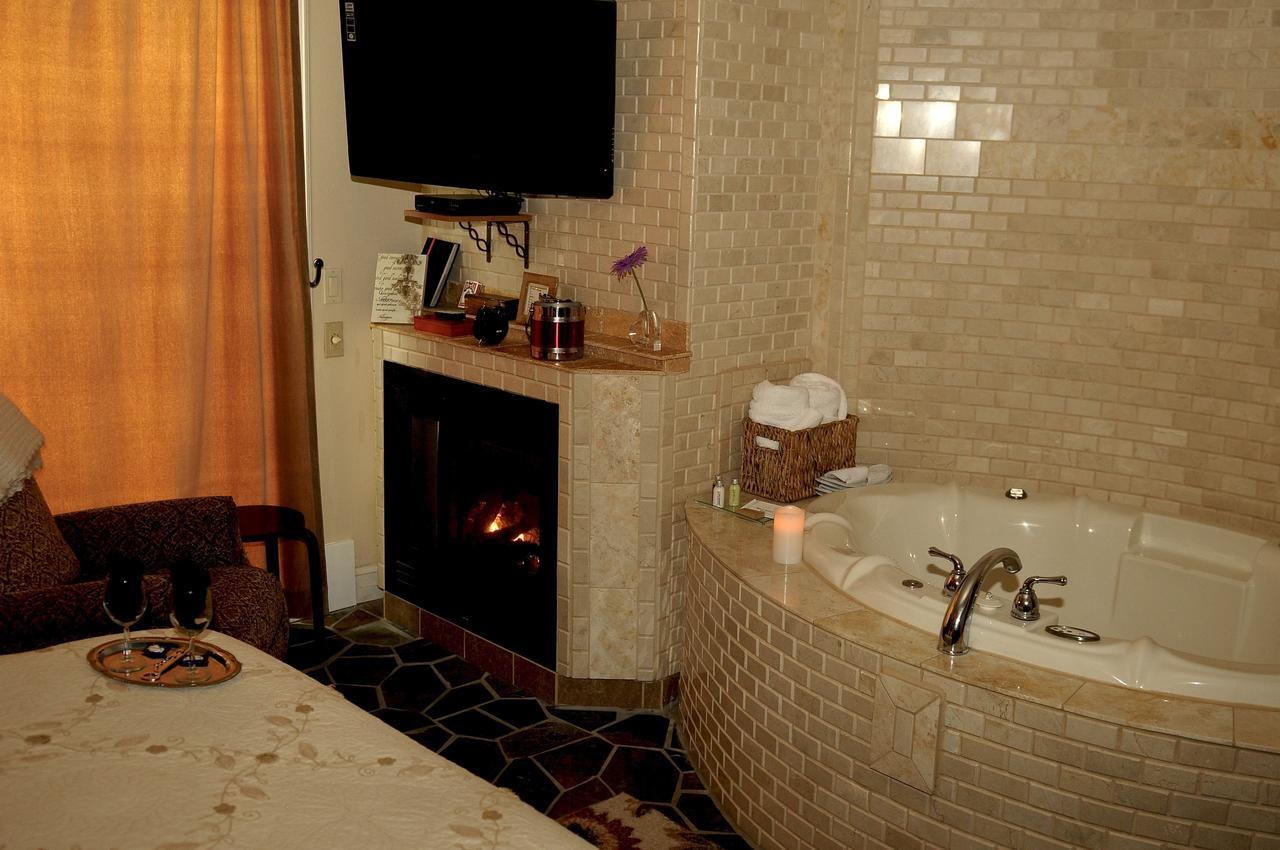 Collins Inn & Seaside Cottages (Adults Only) Ocean Shores Esterno foto