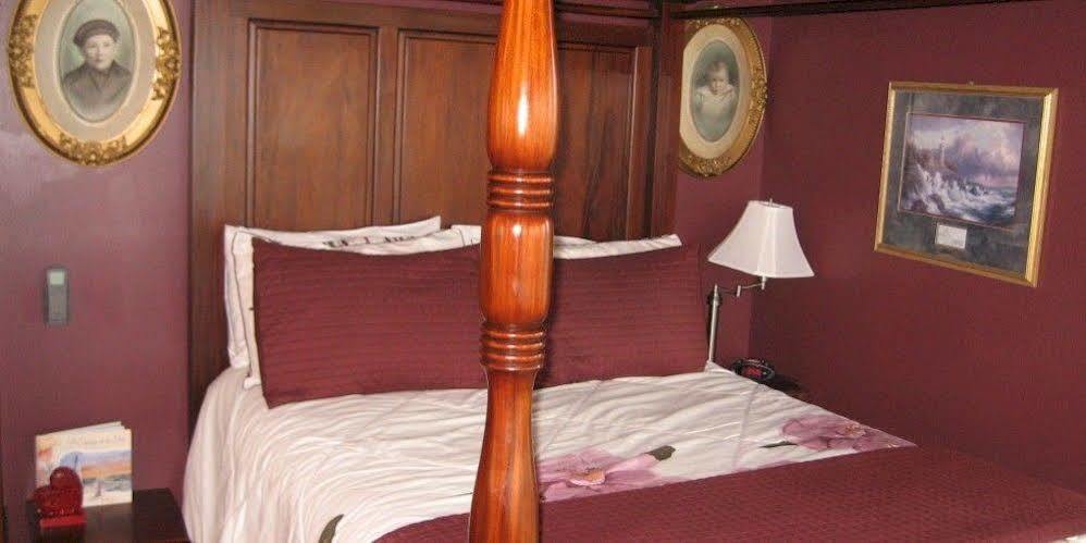 Collins Inn & Seaside Cottages (Adults Only) Ocean Shores Esterno foto