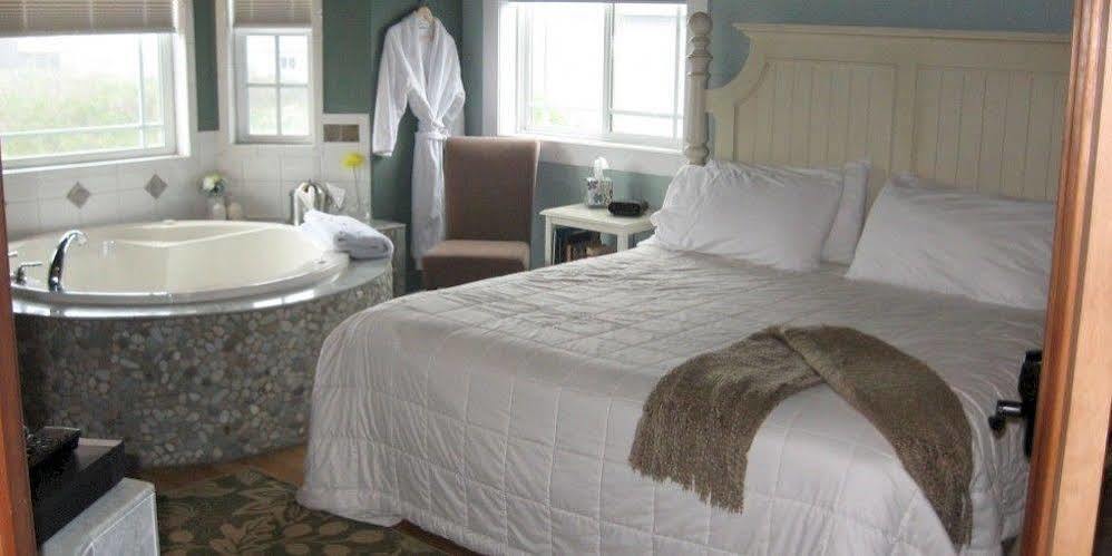 Collins Inn & Seaside Cottages (Adults Only) Ocean Shores Esterno foto